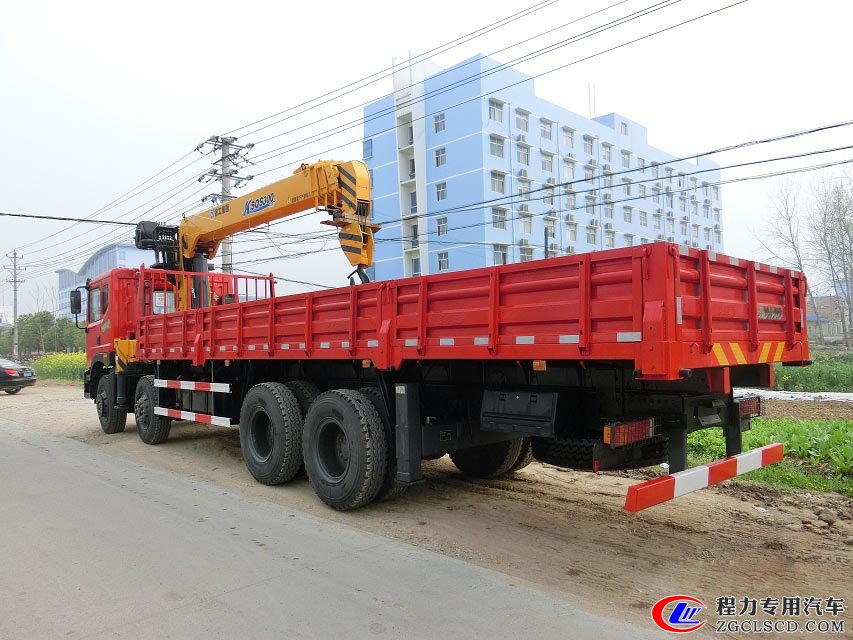 東風(fēng)隨專前四后八16噸隨車吊（東風(fēng)16噸隨車起重運(yùn)輸車）